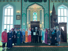 Туристы из Республики Башкортостан знакомятся с мусульманскими достопримечательностями Чувашии.