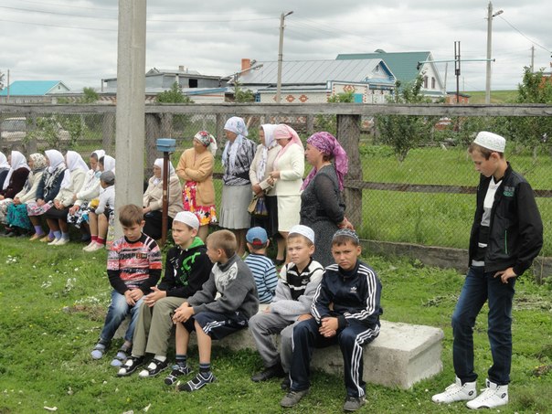 Погода в татарском сугутах. Татарские Сугуты Батыревский район. Татарские Сугуты мечеть. Сабантуй татарские Сугуты Чувашии.