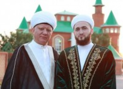 Муфтий Татарстана ознакомился с исламскими реликвиями в Чувашии