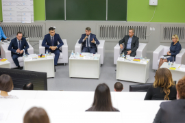 Олег Николаев: Мы надеемся на помощь креативной, активной и творческой молодежи