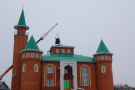 Водружены полумесяцы на главную мечеть Чувашской Республики.