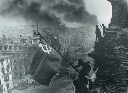 Торжественное возложение цветов